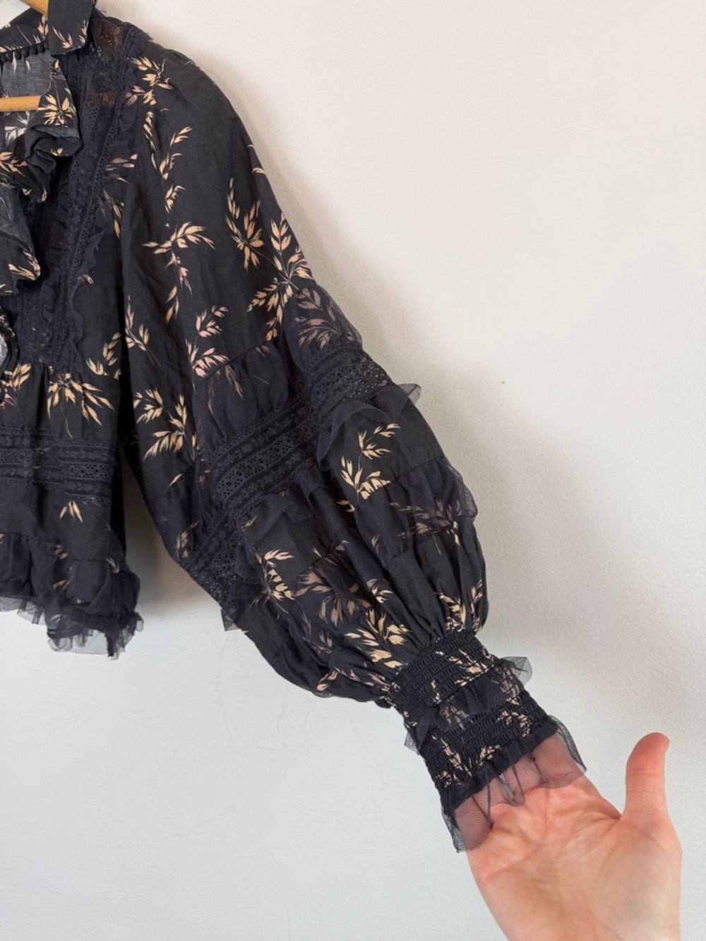 By Anthropologie V-Neck Ruffled Blouse Black Motif Women’s XXS - Picture 4 of 13